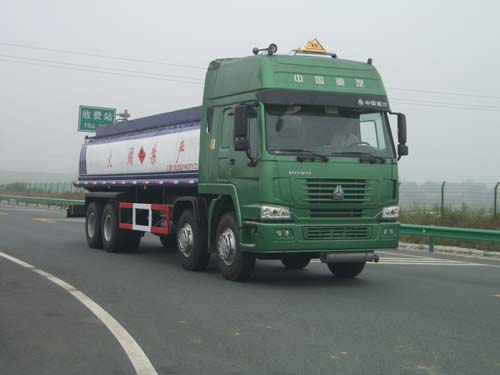 斯太爾前四后八運油車